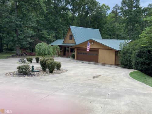 215 Rue Cezzan, Lavonia, GA 30553-2417