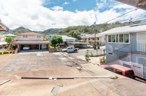 1607 Machado St, Honolulu HI  96819-3728 exterior