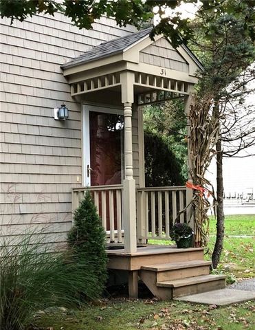 31 Niblick Cir, Coventry, RI 02816-5786