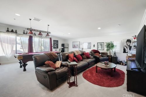 11364 Pondhurst Way, Riverside CA  92505-3471 exterior