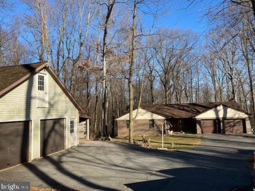 572 Ridge Ave, Ephrata, PA 17522-9228