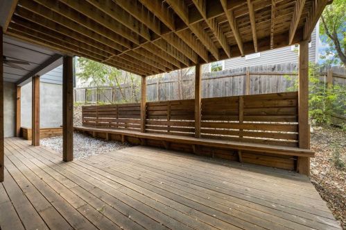 5008 Baker St, Austin TX  78721-1511 exterior