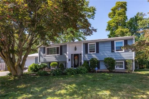 85 Haley Rd, Warwick, RI 02889-3135