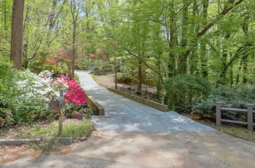 525 Carol Way, Atlanta, GA 30327-4617