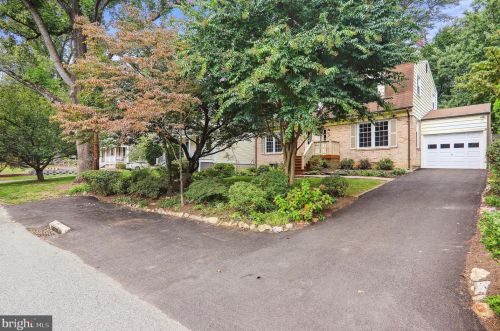 1221 Pinecrest Cir, Silver Spring MD 20910-1626 exterior