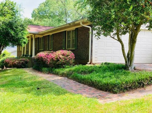 52 Old Farm Rd, Marietta, GA 30068-3431