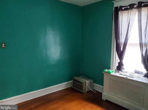 5647 10th St, Philadelphia PA 19141-3601 exterior