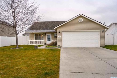 8105 Naches Ct, Pasco, WA 99301-6797