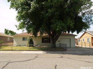 928 Yolo St, Manteca, CA 95336-5926