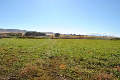 22 Bus Rd, Mabton, WA 98935