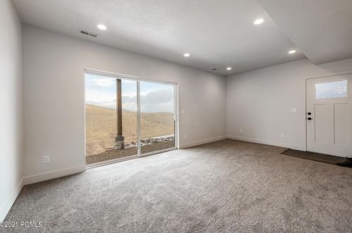 182 Valley View Ave, Hoytsville UT 84017-5533 exterior