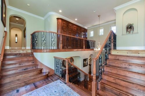 25 Blue Smt, Irvine CA  92603-0168 exterior