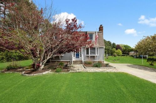 90 Butternut Dr, North Kingstown, RI 02852-6913