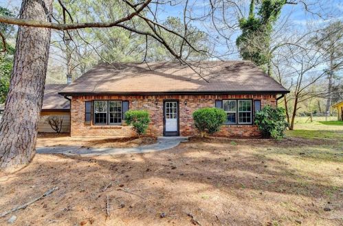 3936 Woodland Cir, Conyers GA  30013-3057 exterior