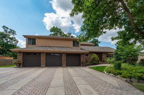 540 Cardinal Ave, Addison, IL 60101-2944