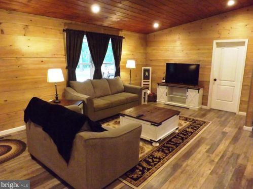 348 Ponds Ct, Berkeley Springs WV  25411-6514 exterior