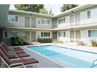 5680 Reseda Blvd, Los Angeles CA  91356-2233 exterior