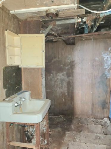 1731 Ellsworth St, Gary IN  46404-2238 exterior