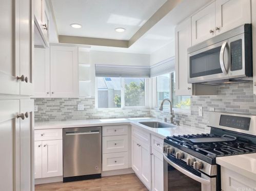 80 Windjammer, Irvine CA  92614-7439 exterior