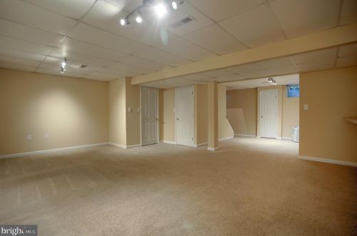 9 Mill Pond Dr, Lancaster PA  17603-7412 exterior