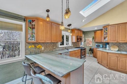 52 Sunset Ave, Princeton NJ  08540-8529 exterior