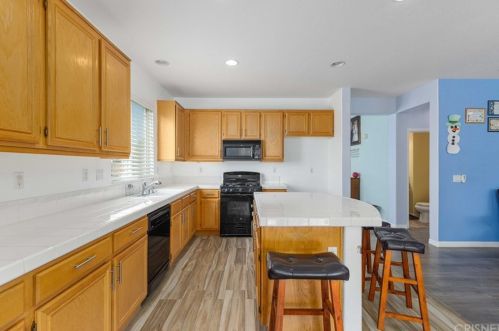 44022 Marbella St, Lancaster CA 93536 exterior