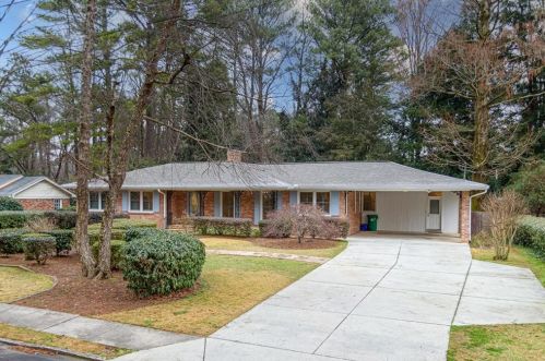 1543 Knob Hill Dr, Atlanta GA  30329-3206 exterior