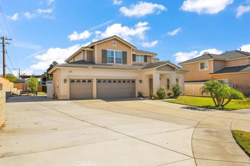 861 Ash Ave, Rialto, CA 92376-5386