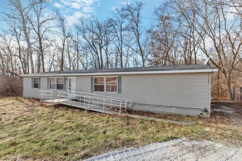 440 Julie Ct, Auburn, MO 63343-4083