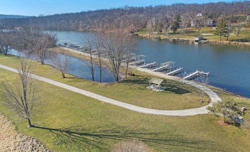 9901 Amanda Ln, Barrington Hills, IL 60102