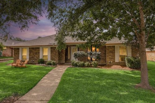 2614 Timberleaf Dr, Carrollton, TX 75006-2131