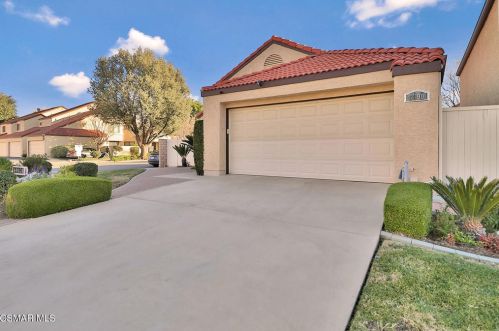 5390 Birchcroft St, Simi Valley, CA 93063-5044