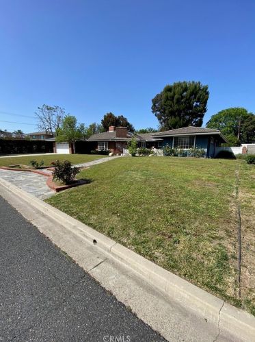 1271 Brittany Cross Rd, Santa Ana, CA 92705-3017