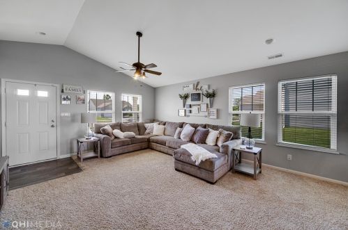 6833 Meadow View Ln, Gary, IN 46410-3994