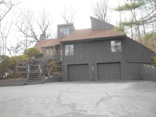 262 Sunrise Dr, Paterson NJ  07506-3225 exterior