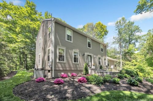 76 Maple Ave, Huntington, CT 06484-7012