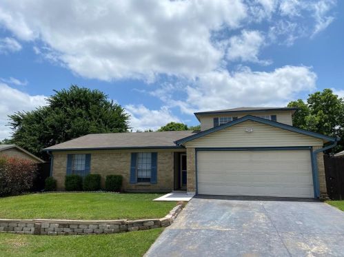 7532 Bermejo Rd, Fort Worth, TX 76112-6106