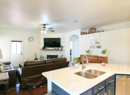 1101 Whistle Stop Dr, Fort Worth TX 76131-4924 exterior