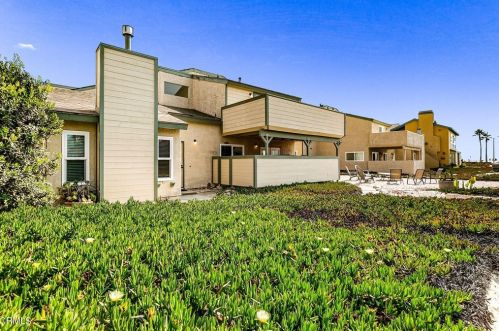 5120 Neptune Sq, Oxnard, CA 93035-1953