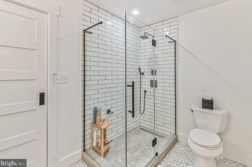 27 Lochatong Rd, Trenton NJ 08628-1608 exterior