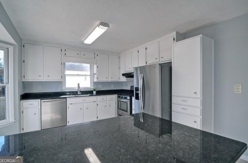 1192 Mountain Springs Dr, Kennesaw GA  30144-5611 exterior