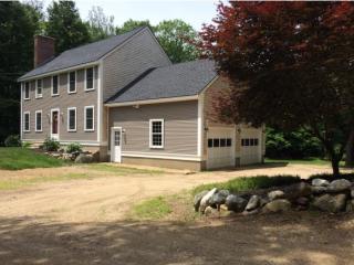 29 Old Candia Rd, Deerfield, NH 03037-1717