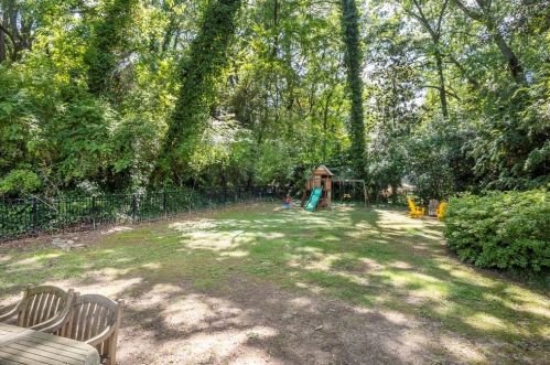 2070 Dellwood Dr, Atlanta GA  30309-1243 exterior