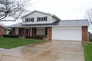 1319 Mill Pond Rd, Bourbonnais, IL 60914-1525