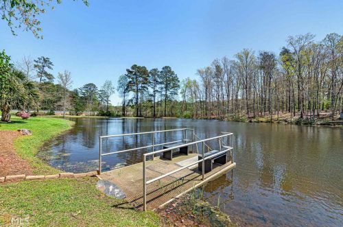 5149 Highway 155, Stockbridge GA  30281-1801 exterior