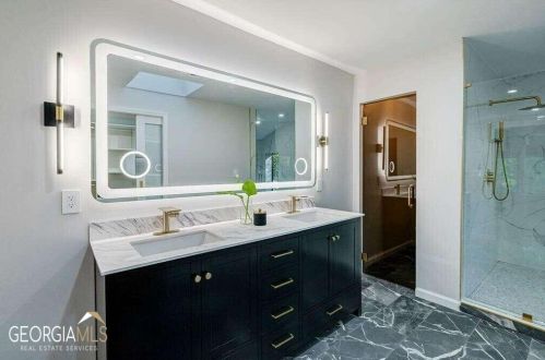 620 Colebrook Ct, Atlanta GA  30327-4710 exterior