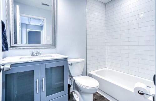 1309 Royal Palm Ln, Carrollton TX 75007-1035 exterior