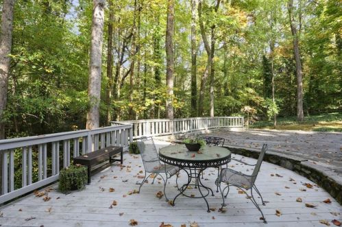 300 Elden Dr, Atlanta GA  30342-2032 exterior
