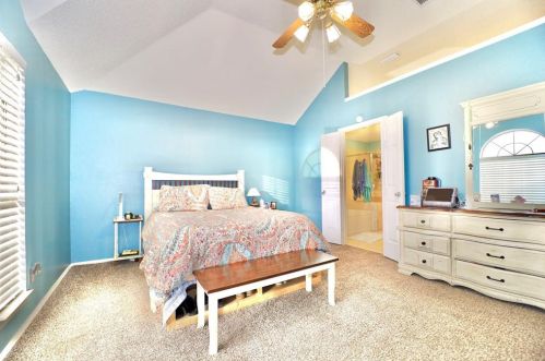 2422 Whispering Cv Cir, Garland TX exterior