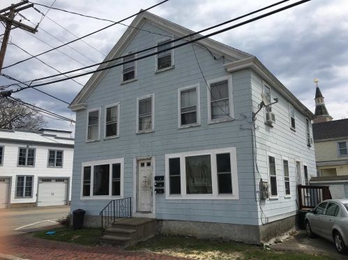 17 Broadway, Dover, NH 03820-3201
